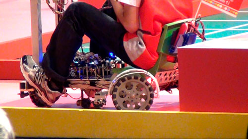 Robocon2012總決賽香港科技大學(xué)手動(dòng)車(chē)（QL-20）.jpg