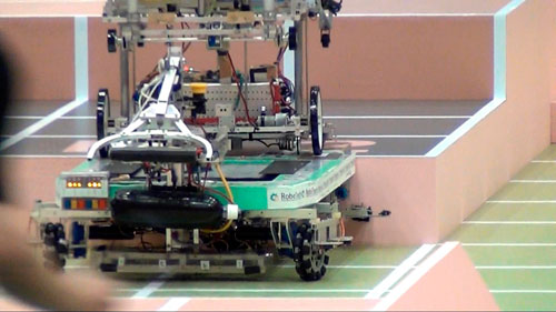 Robocon2012總決賽東京大學(xué)自動(dòng)車(chē)（QL-13）.jpg